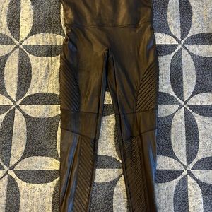 Spanx faux leather moto leggings. Size 1X